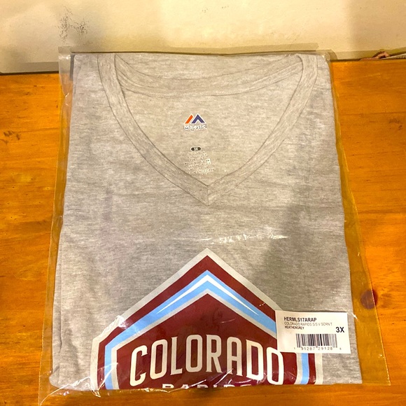 Women's Plus Size Majestic MLS Colorado Rapids Short Sleeve V Neck Shirt 4x NIP - Picture 2 of 4